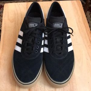 Adidas Suede Skateboarding Shoes Sz 11.5 US - Beautiful
